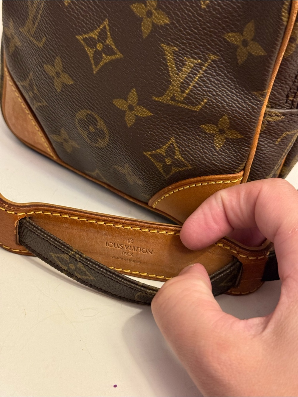 Louis Vuitton Amazone Monogram Crossbody bag 🌟 - Picture 11 of 17